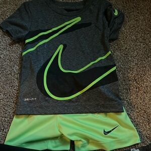 2t matching Nike set